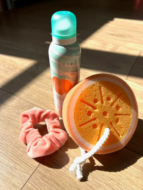 Coffret mousse de douche et accessoires - Pêche