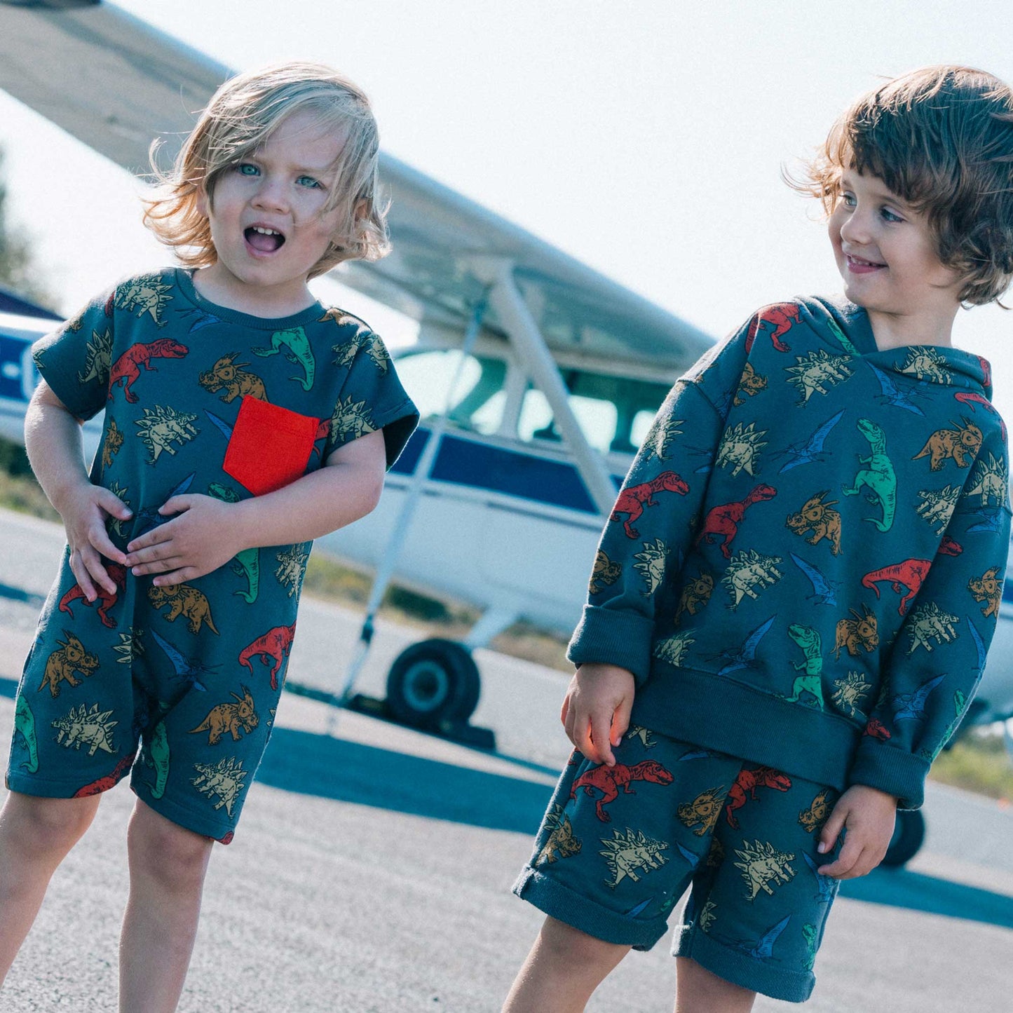 Culotte courte en french Terry E30S26-090 - Dinos - 12 à 24 mois et 2 à 8 ans