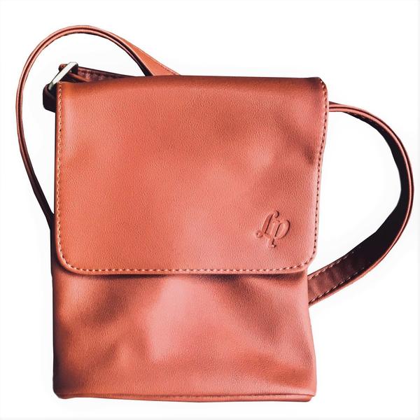 Mini sac à bandoulière (Similicuir) - Caramel