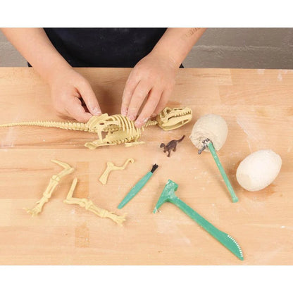 JE DÉCOUVRE LES DINOSAURES