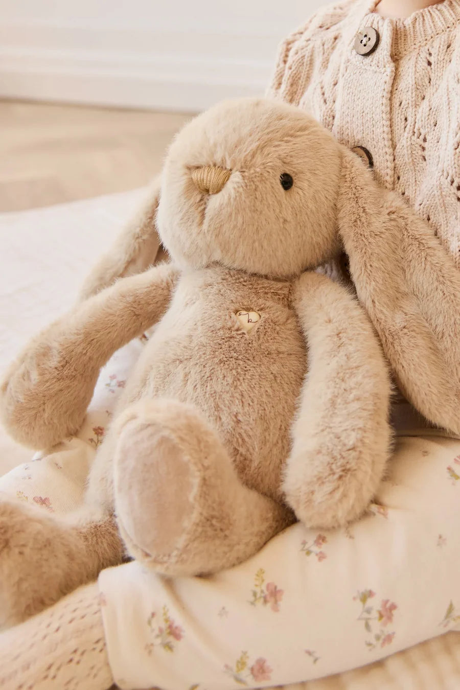 PELUCHE PÉNÉLOPE LE LAPIN - CARAMEL